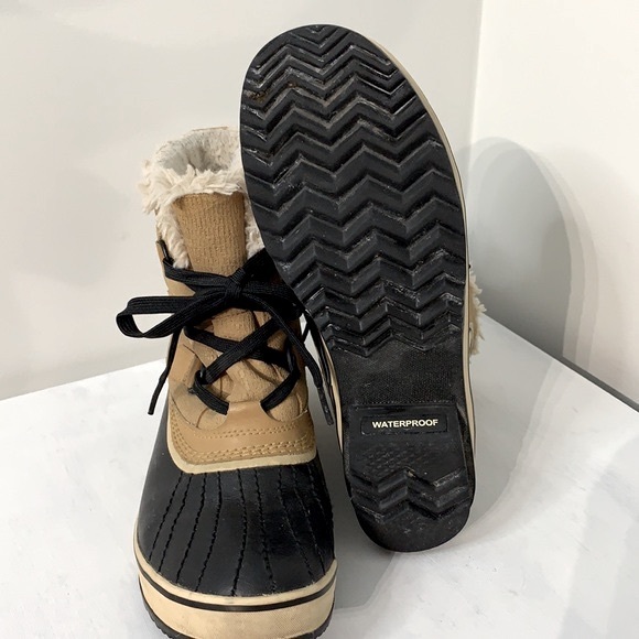 Sorel Tivoli  Winter Boots - Picture 9 of 10